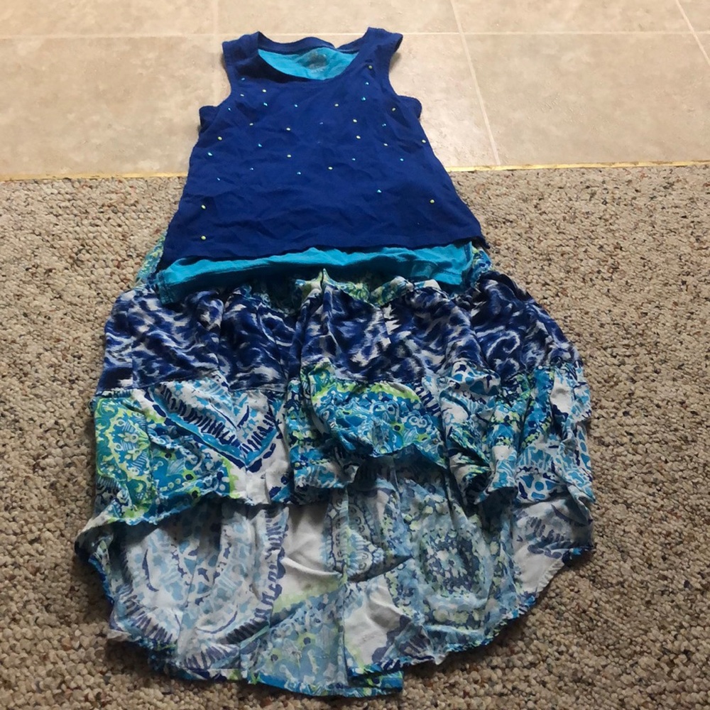 Girls shirt and skirt set.